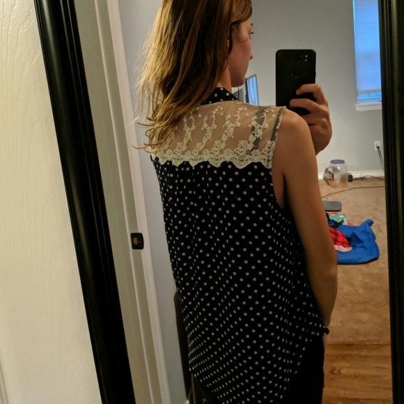 Sleeveless Polka Dot Blouse - Picture 3 of 3